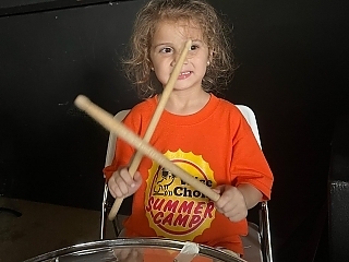 Drummer-Playing